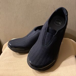 Bzees Black Glory Slip-On